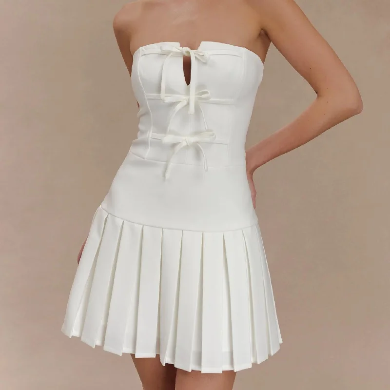 Enchanting A line Pleated Dress