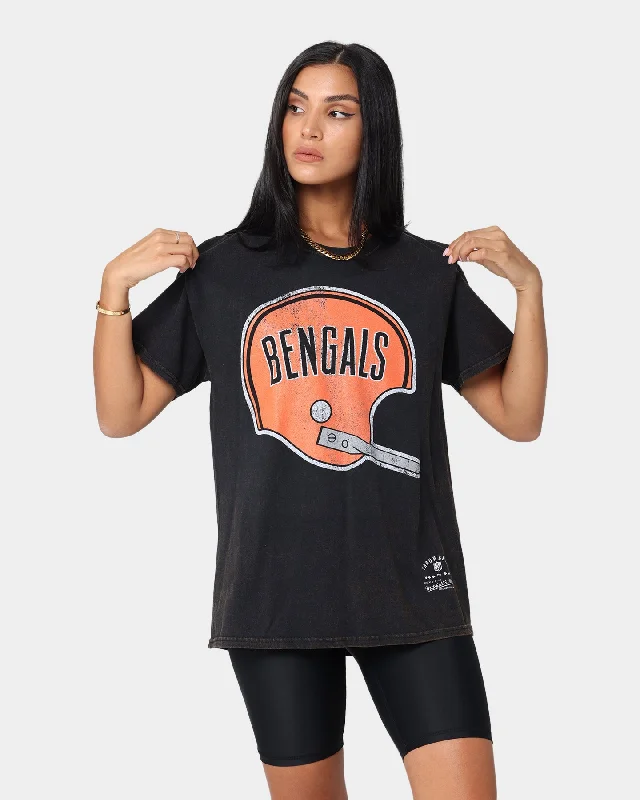 Mitchell and Ness Cincinnati Bengals Oversized Extra Large Logo T-Shirt Vintage Black Rayon Fabric Velvet Fabric Corduroy Fabric